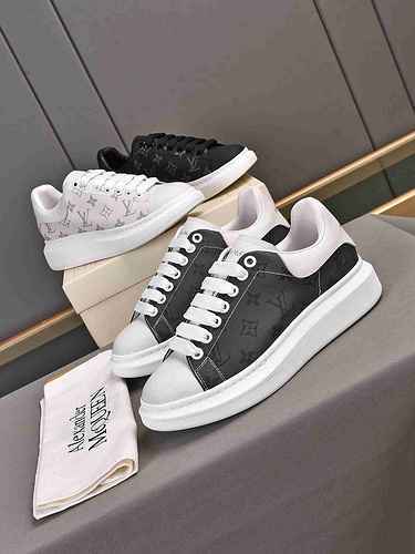 1308220 McQueen Coppia Nuove Piccole Scarpe Bianche 3544