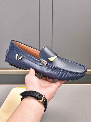 Codice scarpa uomo Fendi 0704B20 Taglia 3844 45 46 47 Personalizzata senza reso o cambio