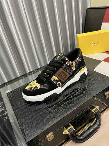 Scarpa Uomo Fendi Codice 0528B50 Taglia 3844