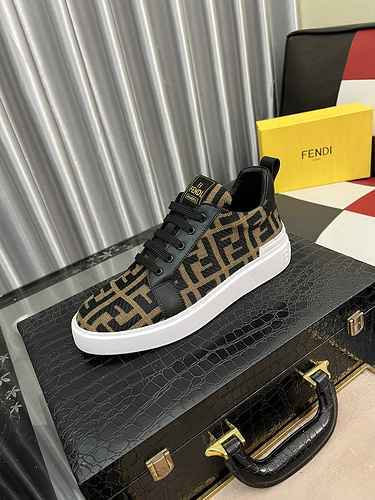 Scarpa Uomo Fendi Codice 0528B30 Taglia 3844