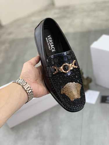 Scarpa da uomo Versace Codice 0521B40 Taglia 3844 45 personalizzata senza reso o cambio