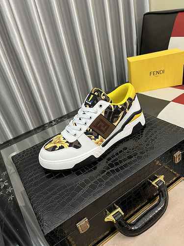 Scarpa Uomo Fendi Codice 0528B50 Taglia 3844