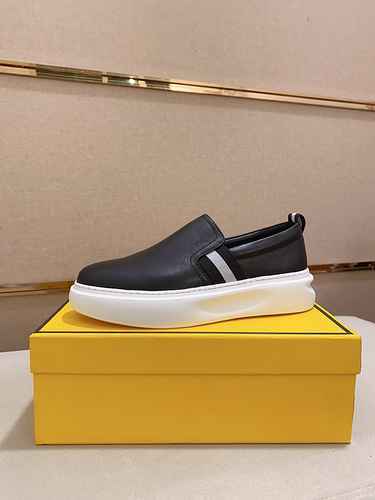 Scarpa Uomo Fendi Codice 0517B50 Taglia 3844