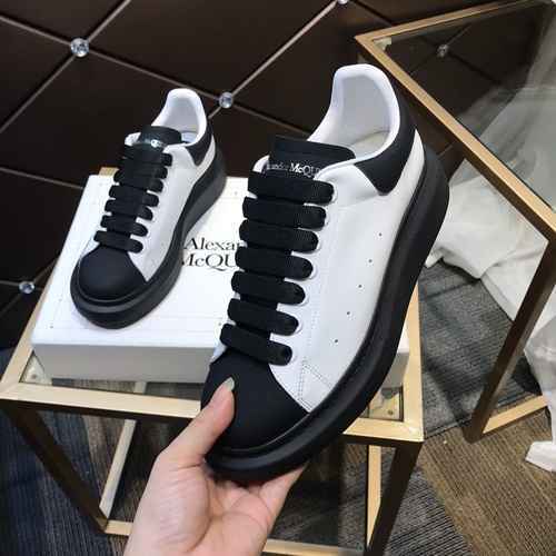 1092310 McQueen Couples Nuove scarpe da ginnastica casual versatili 3544