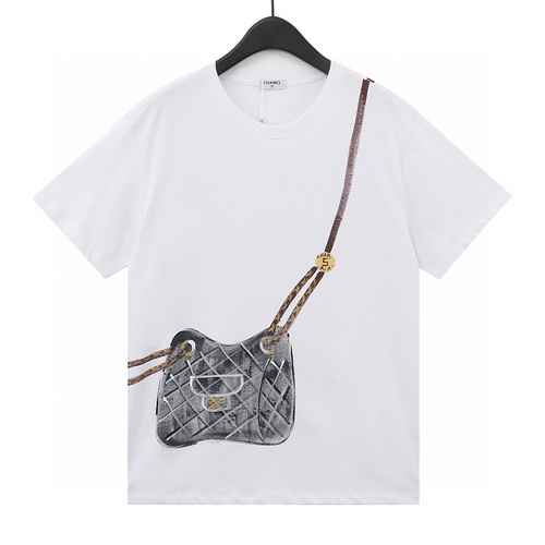 CHANELTshirt a maniche corte con borsa disegnata a mano di Chanel