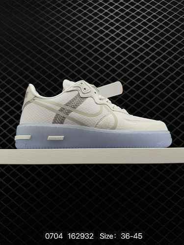 6 livello aziendale Nike Air Force React QS Bone White Ice Blue Questa scarpa presenta la tecnologia