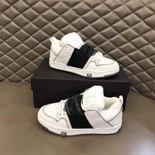 Scarpa Uomo Valentino Codice 0414C00 Taglia 3844 personalizzata al 45