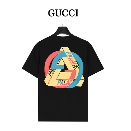 Gucci T-shirt casual a maniche corte con stampa adesiva con doppia G firmata Gucci x Palace Co