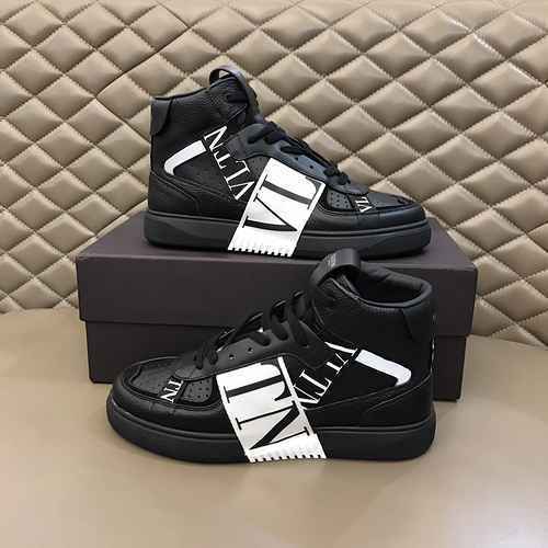 Scarpa da uomo Valentino Codice 0216B80 Taglia 3844 45 personalizzata senza reso o cambio