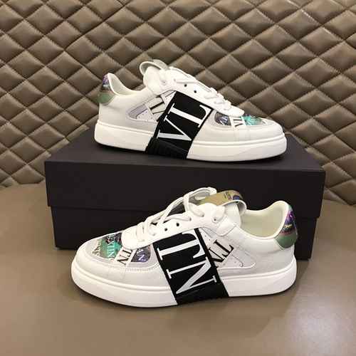 Scarpa da uomo Valentino Codice 0216B70 Taglia 3844 45 personalizzata senza reso o cambio