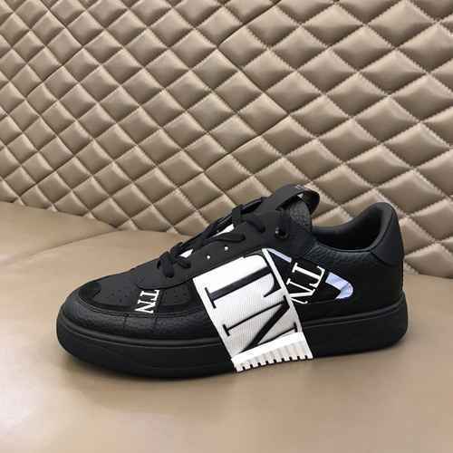 Scarpa da uomo Valentino Codice 0216B60 Taglia 3844 45 personalizzata senza reso o cambio