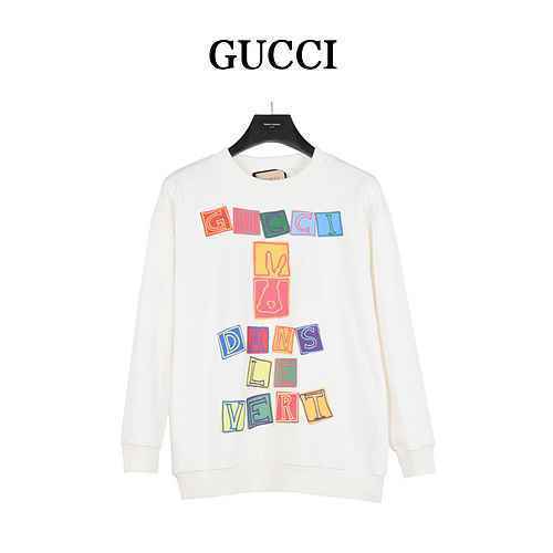 GucciMaglione girocollo con stampa di lettere a quadretti della collezione Gucci Rabbit Year