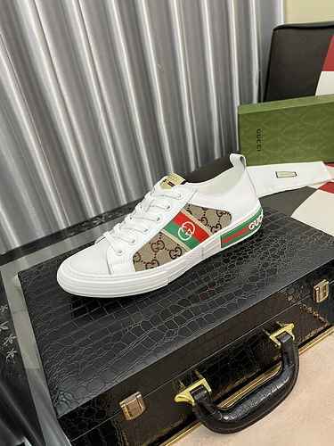 GUCCI Scarpa Uomo Cod. 0712B50 Taglia 3844 personalizzata al 45