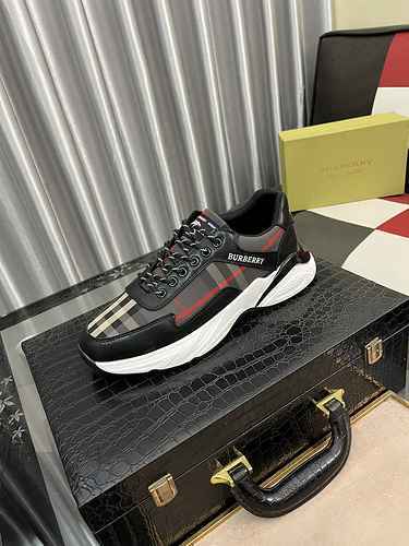 Scarpa Uomo Burberry Codice 0712B50 Taglia 3844