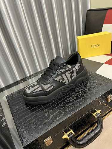 Scarpa Uomo Fendi Codice 0712B30 Taglia 3844