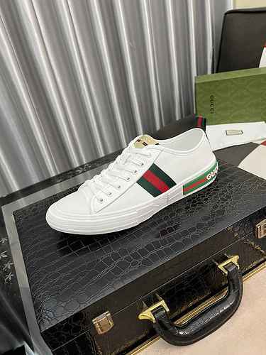 GUCCI Scarpa Uomo Cod. 0712B50 Taglia 3844 personalizzata al 45