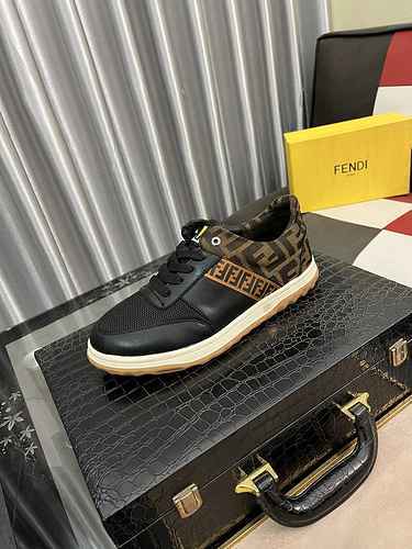 Scarpa Uomo Fendi Codice 0712B40 Taglia 3844