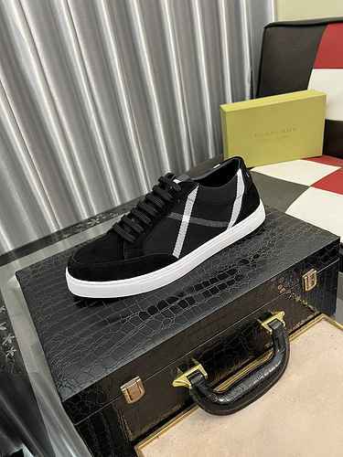 Scarpa Uomo Burberry Codice 0712B20 Taglia 3844