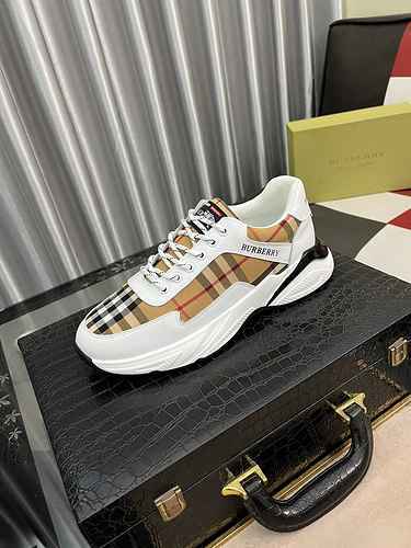 Scarpa Uomo Burberry Codice 0712B50 Taglia 3844