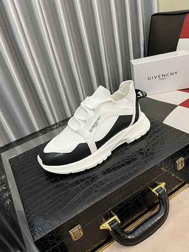 Givenchy Men's Shoe Code: 0712B90 Size: 38-44