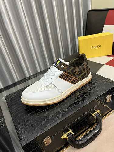 Scarpa Uomo Fendi Codice 0712B40 Taglia 3844