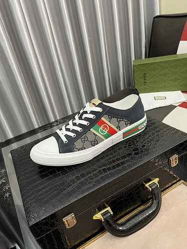 GUCCI Scarpa Uomo Cod. 0712B50 Taglia 3844 personalizzata al 45