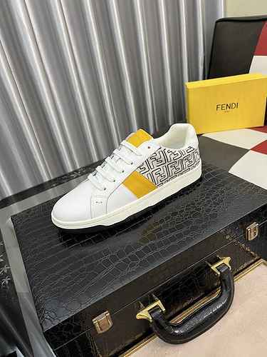 Scarpa Uomo Fendi Codice 0712B30 Taglia 3844