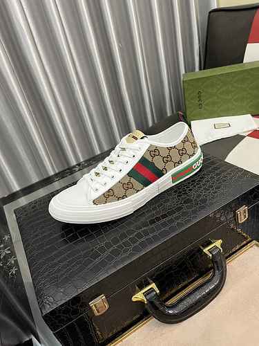 GUCCI Scarpa Uomo Cod. 0712B50 Taglia 3844 personalizzata al 45