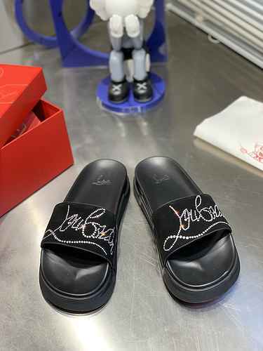 Christian Louboutin 22060306 SIZE: 38-45