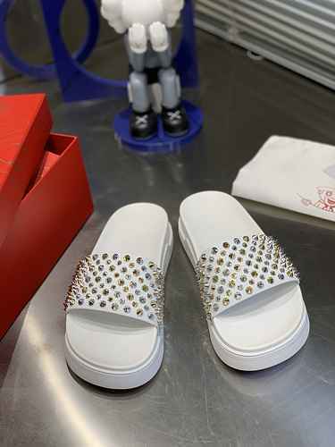 Christian Louboutin 22060306 SIZE: 38-45