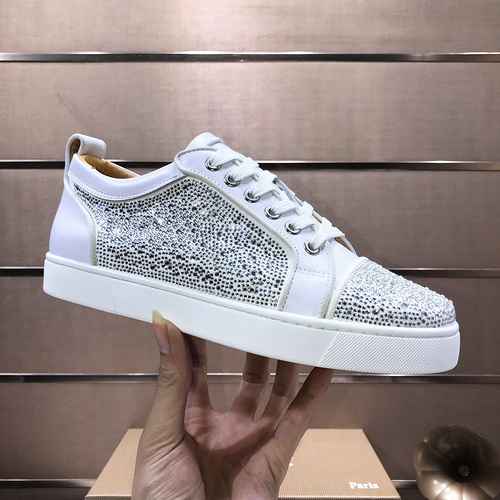 Christian Louboutin 22060301 SIZE: 38-44