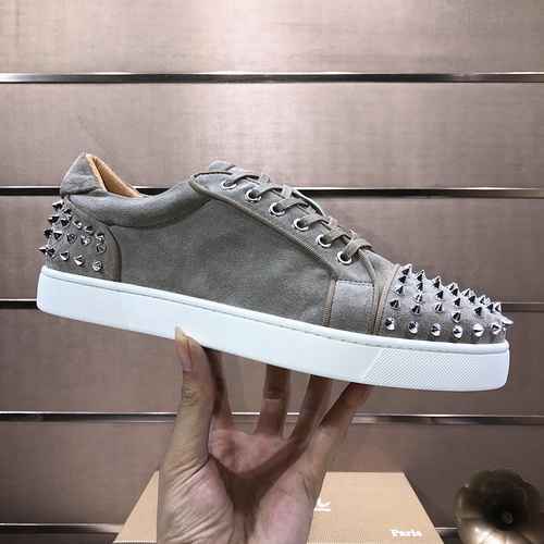 Christian Louboutin 22060301 SIZE: 38-44