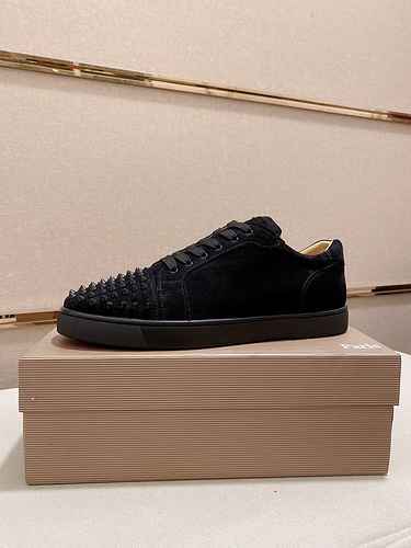 Christian Louboutin 22060310 SIZE: 38-44