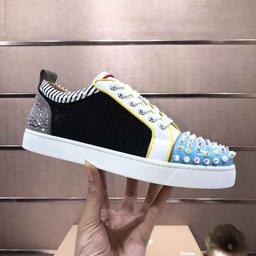 Christian Louboutin 22060301 SIZE: 38-44