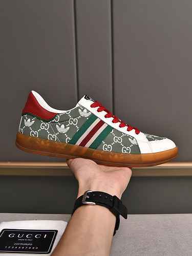 GUCCI Scarpa Uomo Cod. 0717B30 Taglia 3844 personalizzata al 45