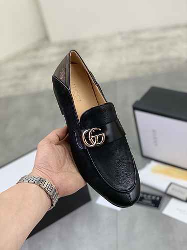 GUCCI Scarpa Uomo Cod. 0721B90 Taglia 3844