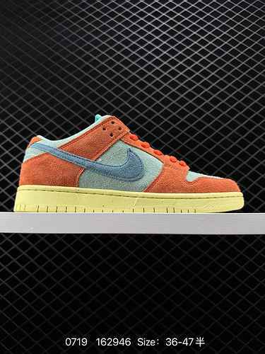 La serie di scarpe da tavola Nike SB Zoom Dunk Low di livello aziendale 23 presenta una classica sca