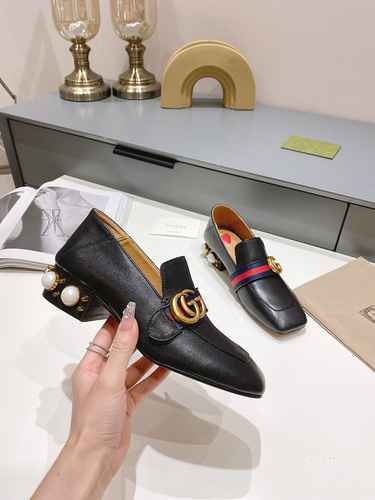 Scarpe da donna GUCCI alcuni stili di colore hanno scarpe da uomo Codice 0510B60 Taglia 3540 41 pers