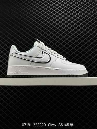 Sneaker casual bassa Nike Air Force Low Air Force One originale. Le prestazioni di ammortizzazione m