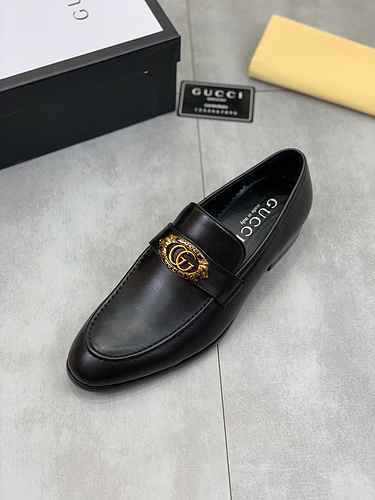 GUCCI Scarpa Uomo Cod. 0721C00 Taglia 3844