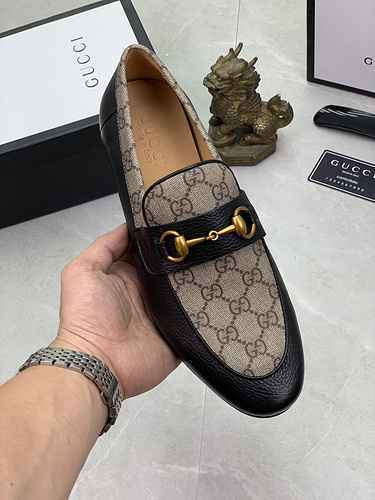 GUCCI Scarpa Uomo Cod. 0721B90 Taglia 3844