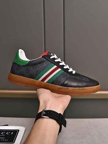 GUCCI Scarpa Uomo Cod. 0717B30 Taglia 3844 personalizzata al 45