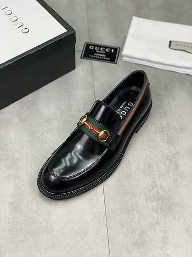 GUCCI Scarpa Uomo Cod. 0721C00 Taglia 3844