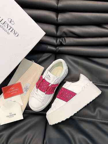 Valentino Couple Code: 0806C80 Size: 35-44