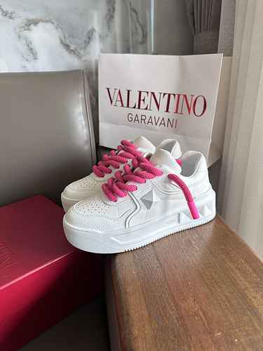 Valentino Couple Style Code: 0806C80 Size: 35-44 (45 customized non return non exchange)