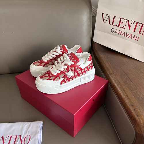 Valentino Couple Style Code: 0806C80 Size: 35-44 (45 customized non return non exchange)