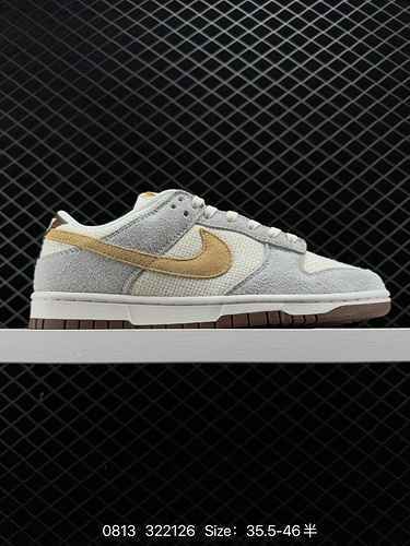 La scarpa 3 Nike Dunk Low Nike SB dal taglio basso grigio giallo presenta tessuto beige come colore 