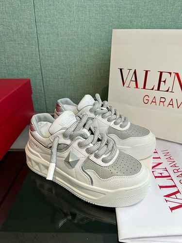 Valentino Couple Style Code: 0806C80 Size: 35-44 (45 customized non return non exchange)