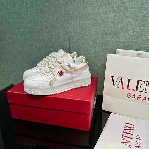 Valentino Couple Style Code: 0806C80 Size: 35-44 (45 customized non return non exchange)