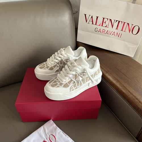 Valentino Couple Style Code: 0806C80 Size: 35-44 (45 customized non return non exchange)